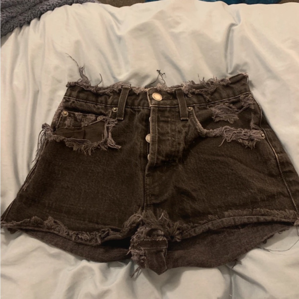 Black frayed high waisted jean shorts